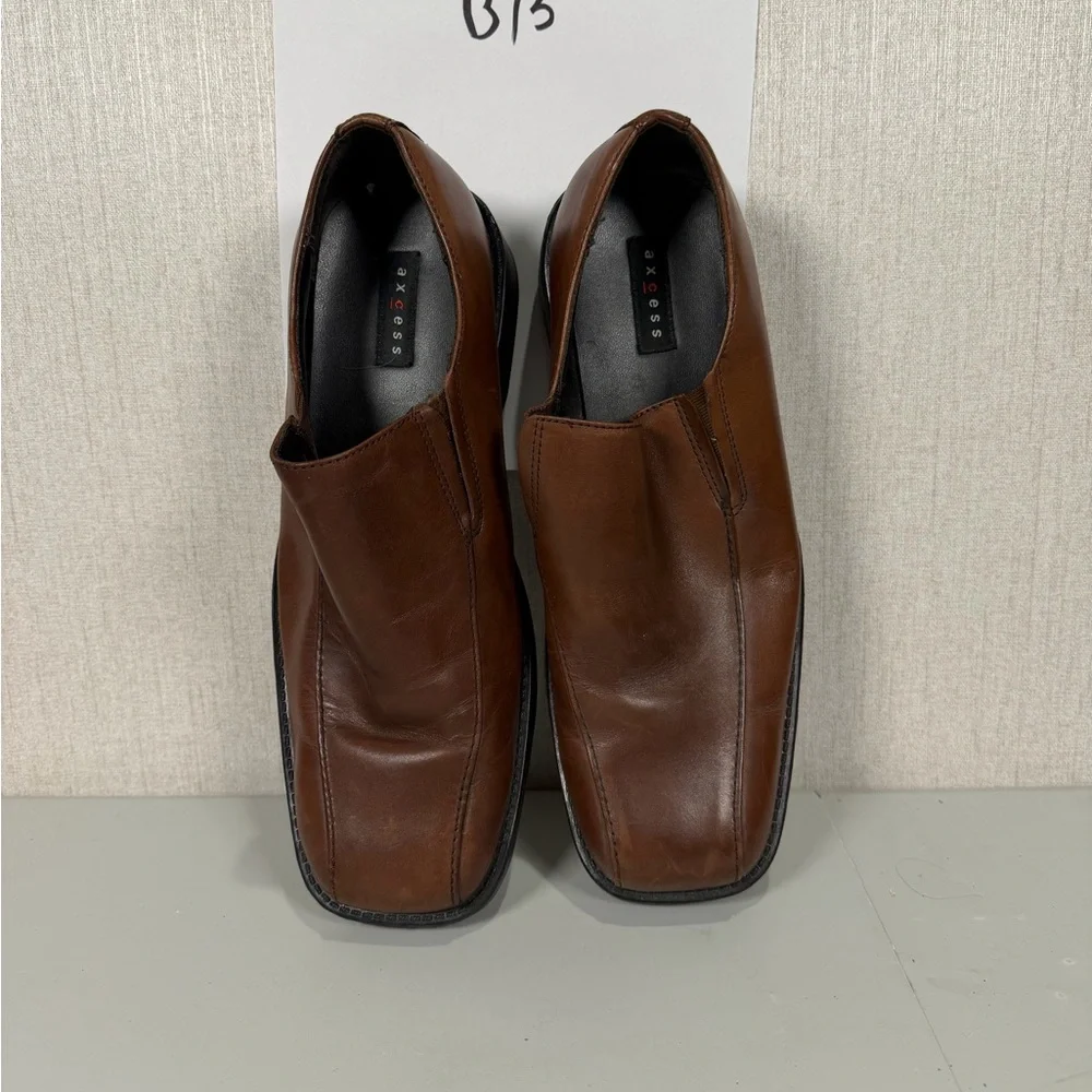 Brown Slip-On Men’s Dress Shoes‎